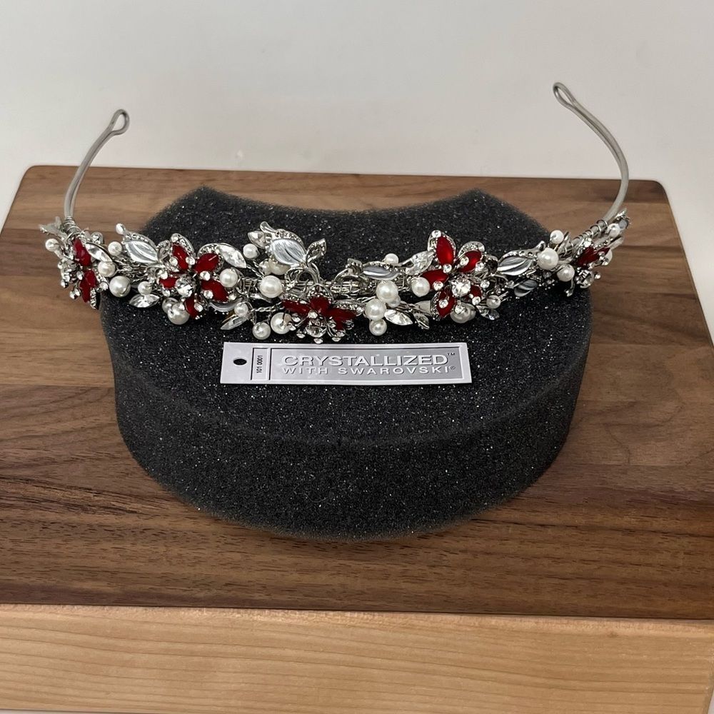 David’s Bridal Tiara Rhodium Pearl Crown With Apple tones